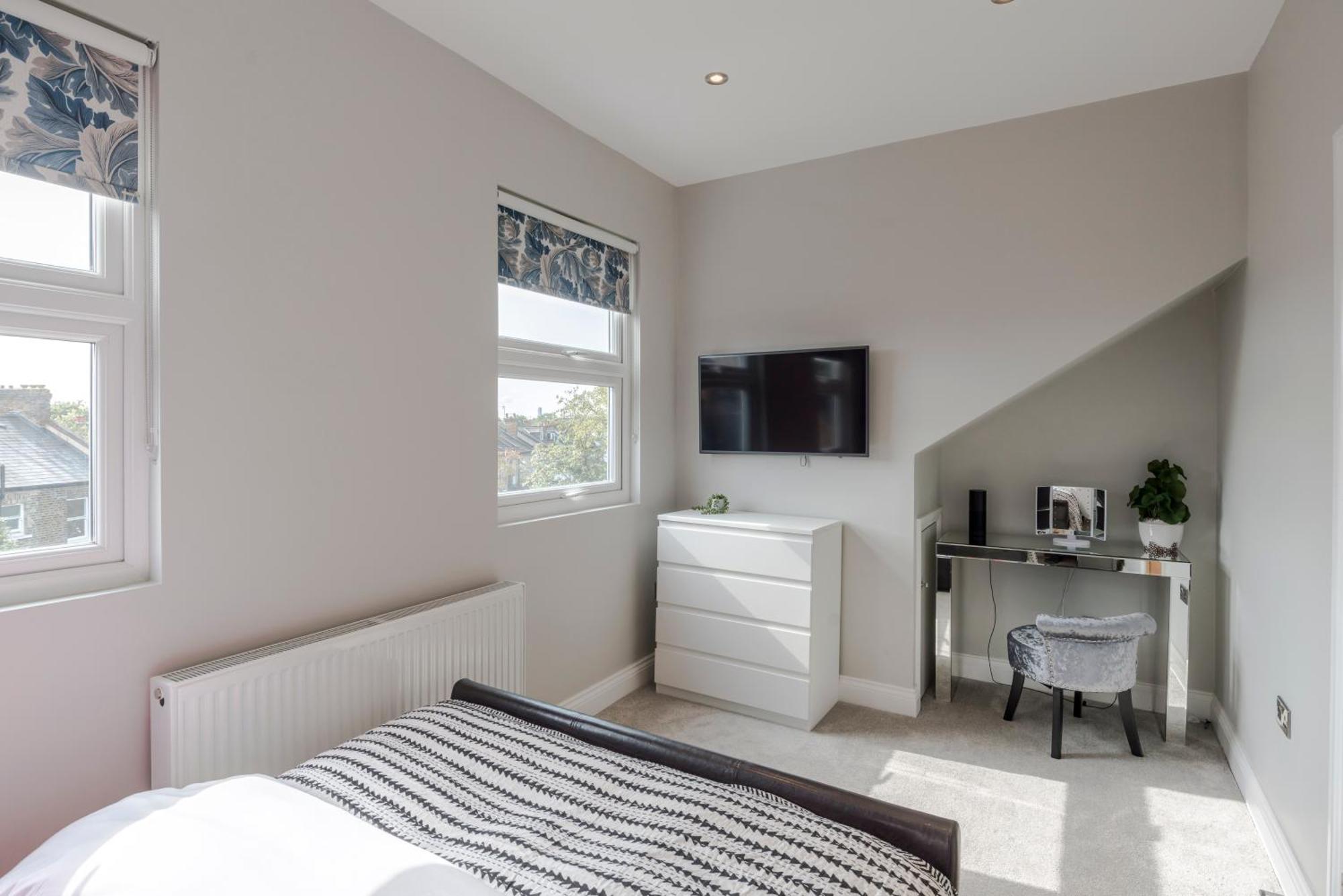 Stunning 3 Bed Duplex Apartment In The Heart Of West Hampstead Londres Exterior foto